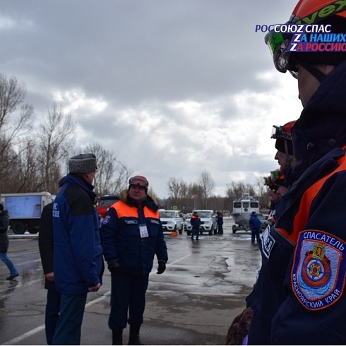 В Красноярске прошел смотр готовности подразделений к прохождению предстоящего паводка и к пожароопасному периоду